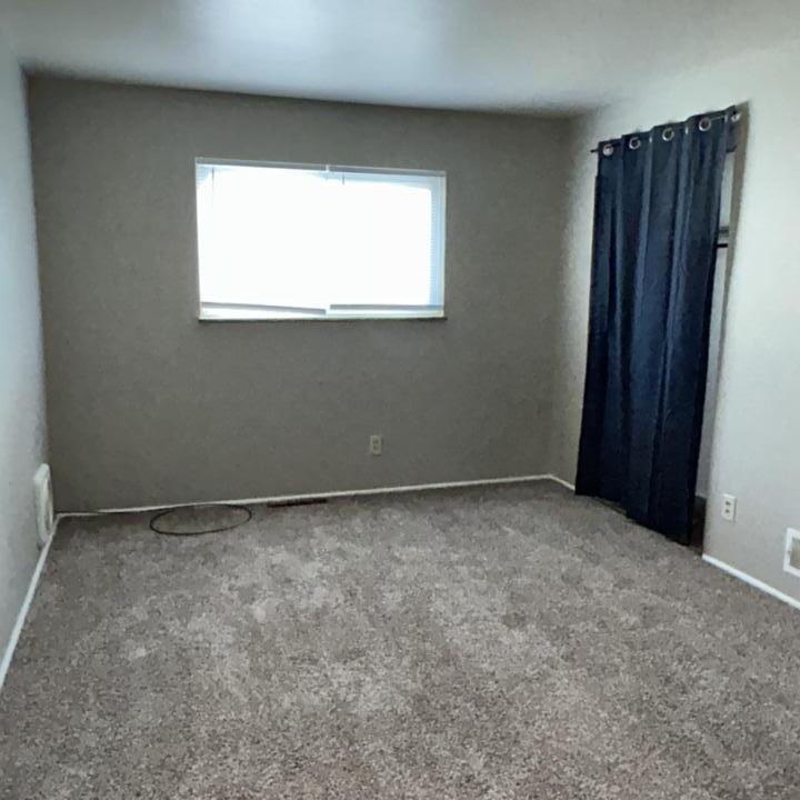 06-Bedroom