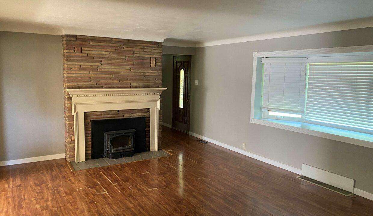 04-Living Room