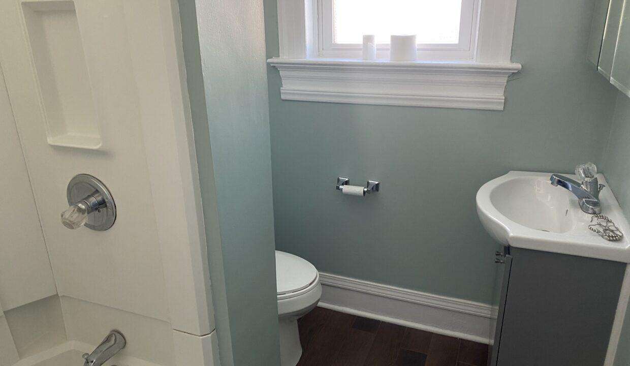13-Bathroom