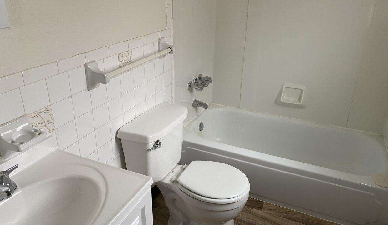 11-Bathroom