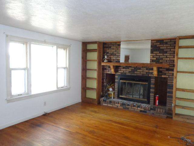 02-Living Room