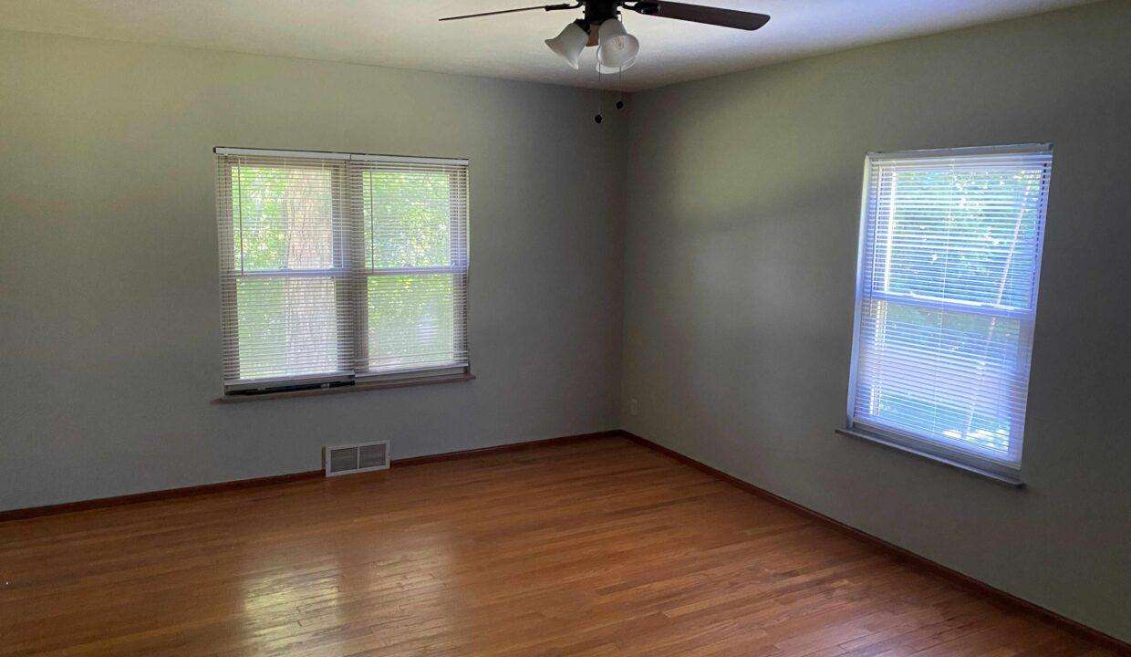 04-Living Room