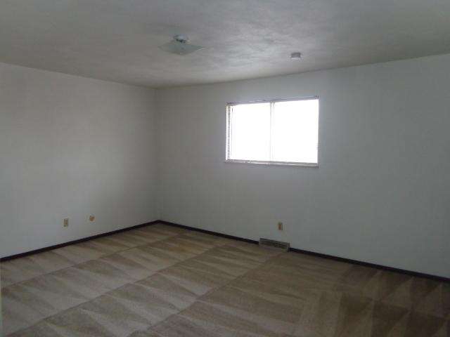 09-Master Bedroom