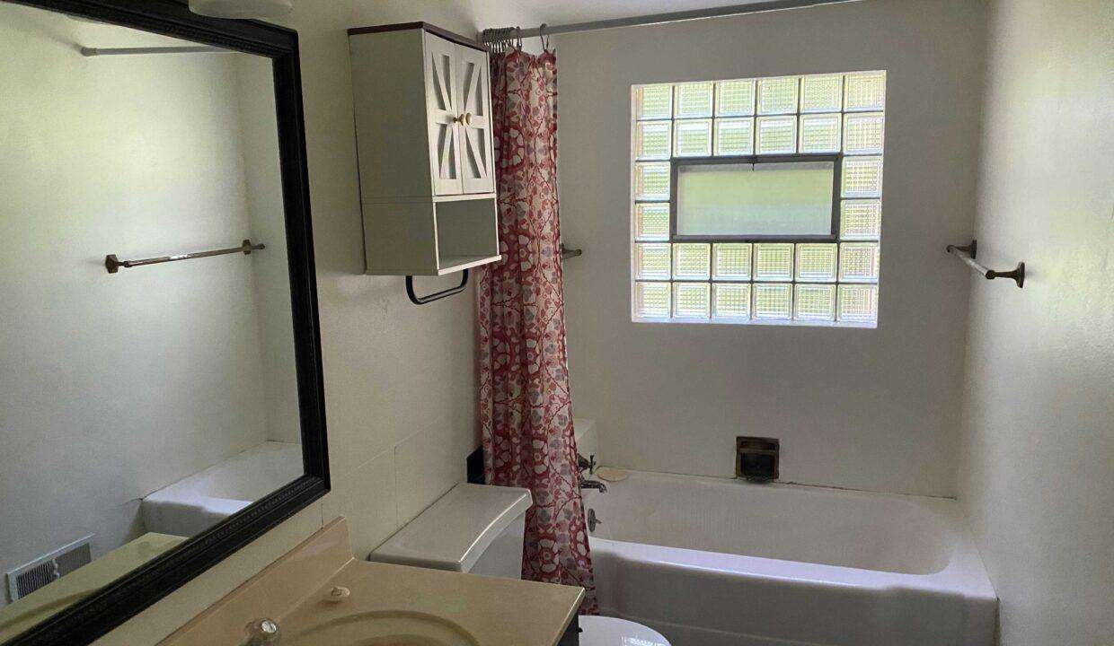 13-Bathroom
