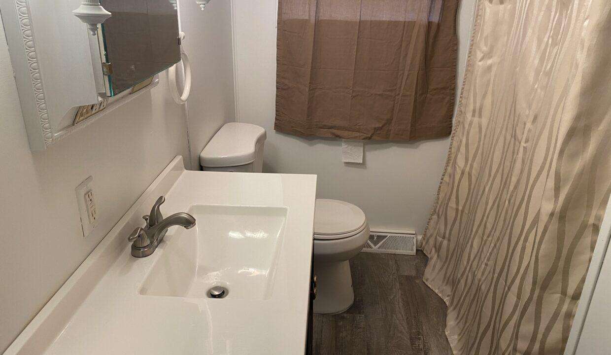 11-Bathroom