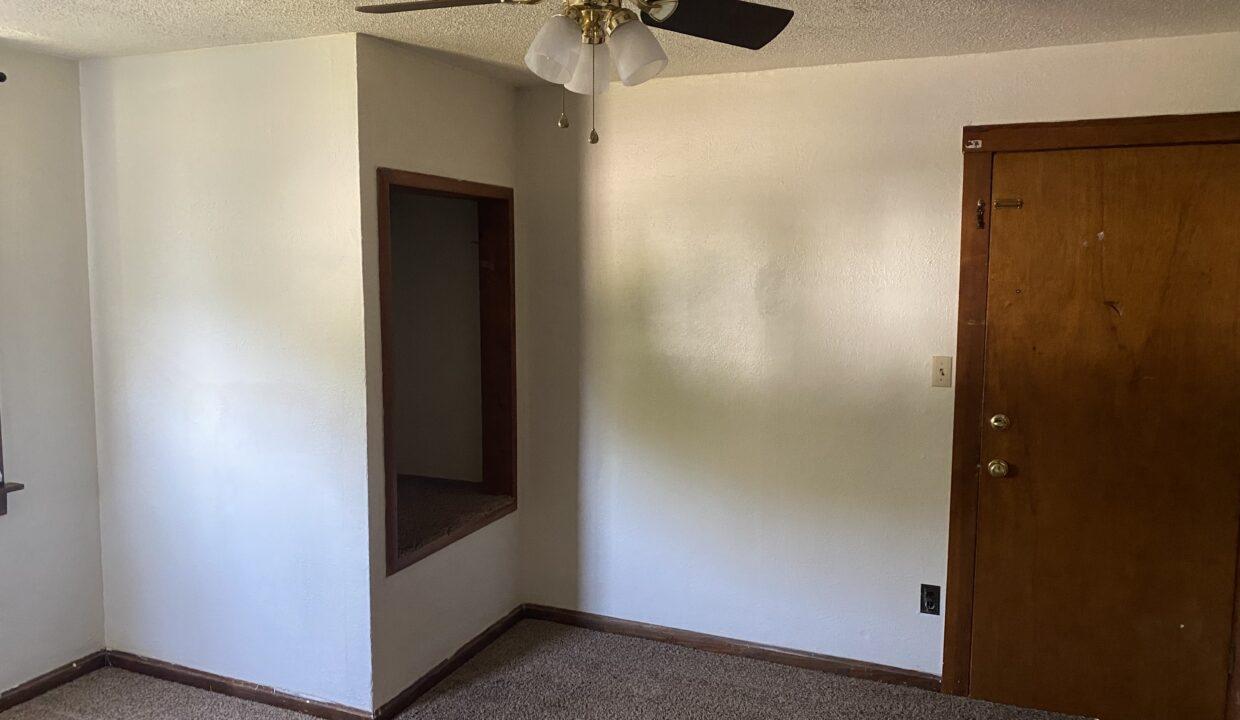 06-Bedroom