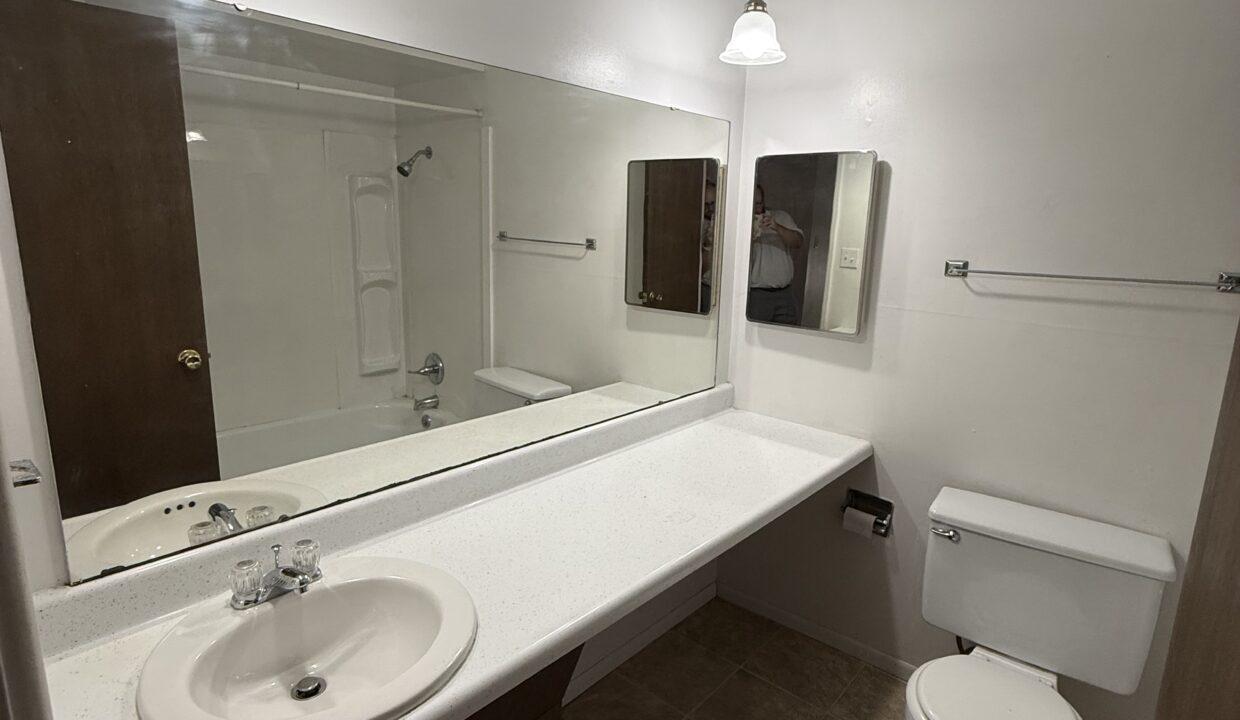 07-Full Bathroom