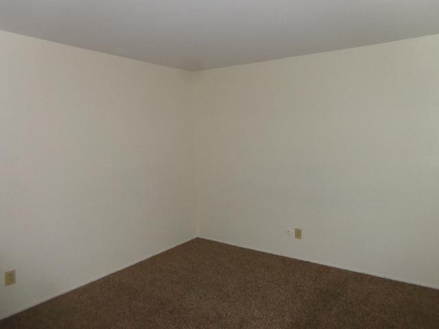 07-Master Bedroom