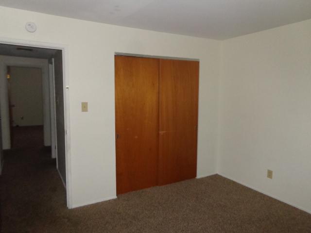 09-Master Bedroom