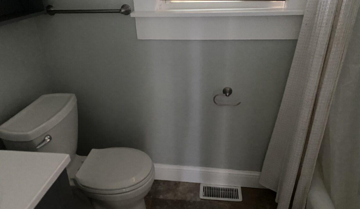 13-Bathroom